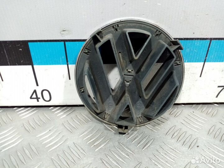 Б/У Эмблема на решетку радиатора (VW) Touar#001