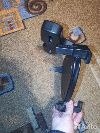 Крепление для планшета в авто Monoprice 105716