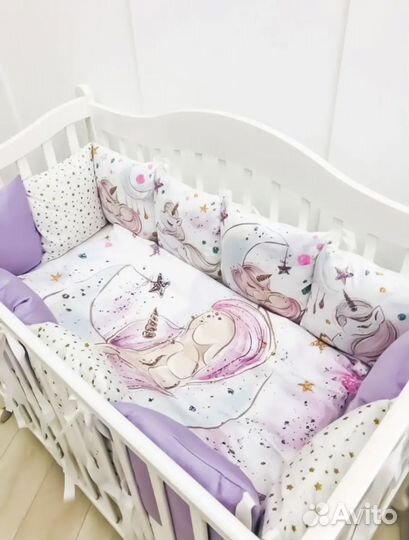 Бортики и постельное белье в кроватку