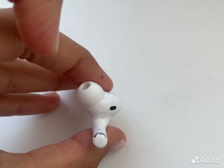 Airpods pro правый