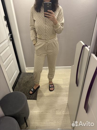 Костюм женский