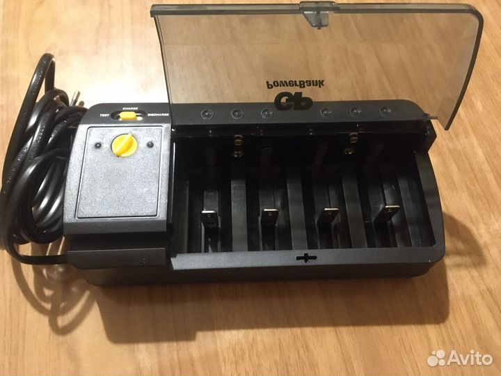 Зарядное устройство GP PowerBank s320