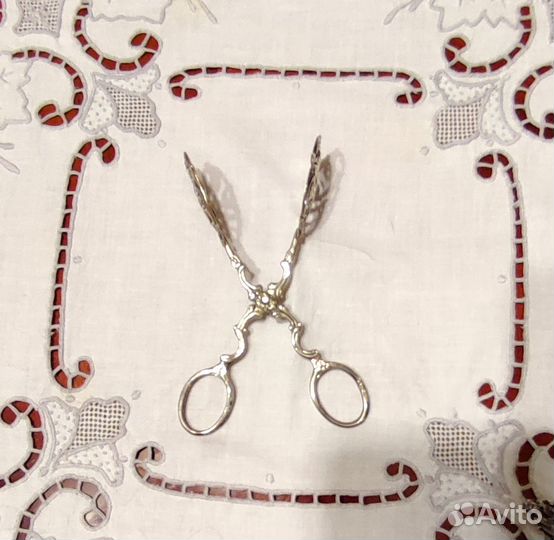 Старинные приборы для сервировки стола