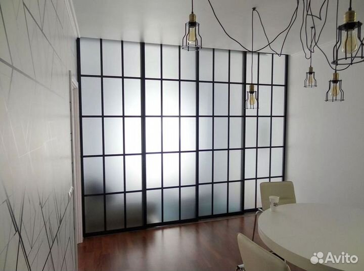 Раздвижная перегородка с стеклом
