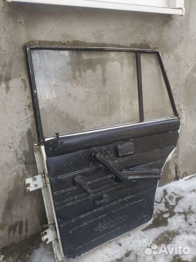 Задняя правая дверь ваз 2104