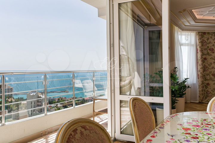 4-к. квартира, 180 м², 5/8 эт.