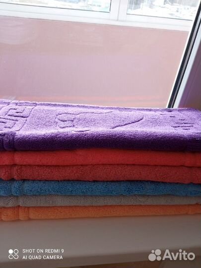 Полотенца махровые и простынь на резинке из Турции