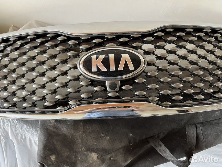 Решетка радиатора KIA sorento prime