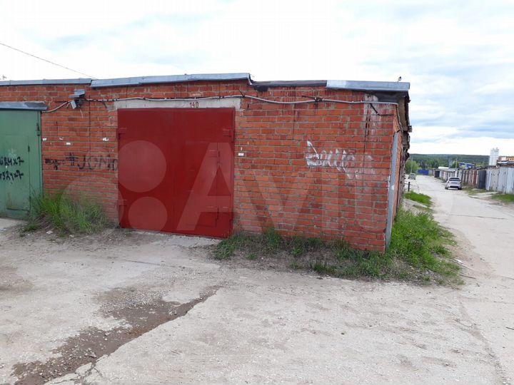 Гараж, > 30 м²