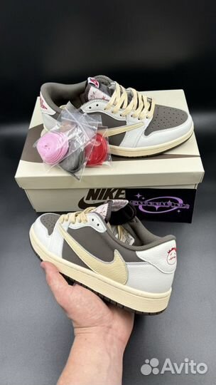 Travis Scott x Air Jordan 1 Low 