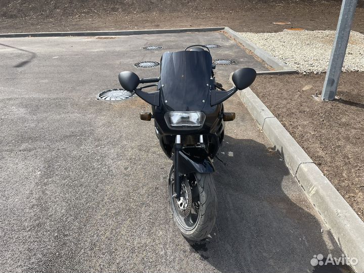 Suzuki GSX 400F Katana