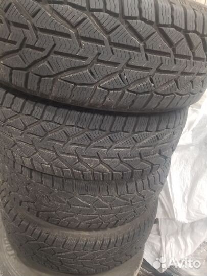 Yokohama Ice Guard SUV G075 215/65 R16 102H