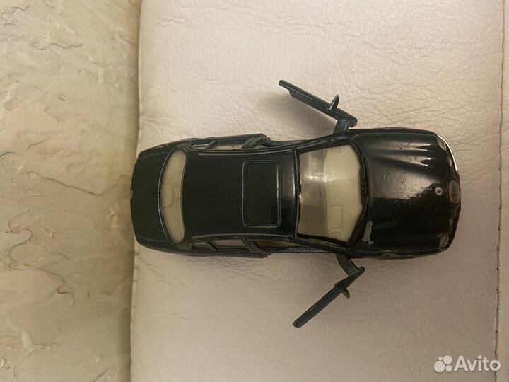 Модель автомобиля Jaguar S-type от Welli