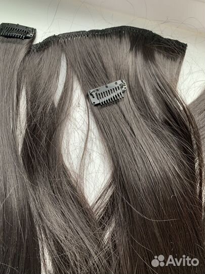 Волосы на заколках