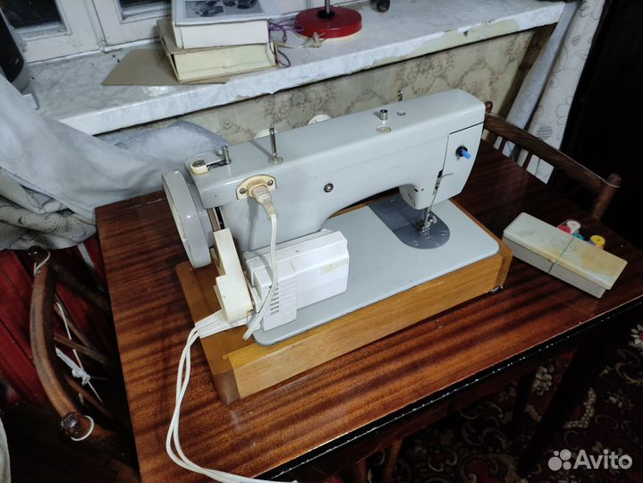 Швейная машина Подольск 142
