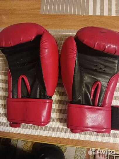 Боксерские перчатки 8 oz