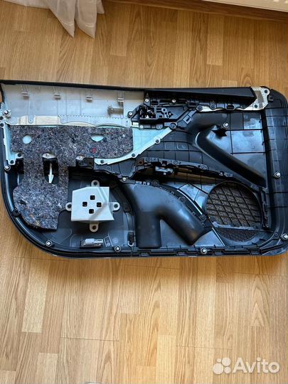 Обшивка правая,перед Toyota Camry V70 2020 Дорест