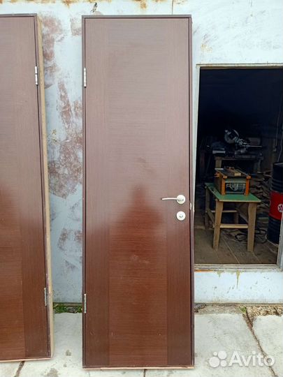 Межкомнатные двери бу 60 см с ручками и замками