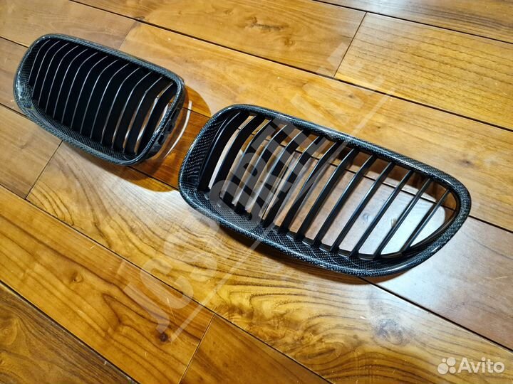 Карбоновая решетка радиатора (ноздри) BMW E92 E93