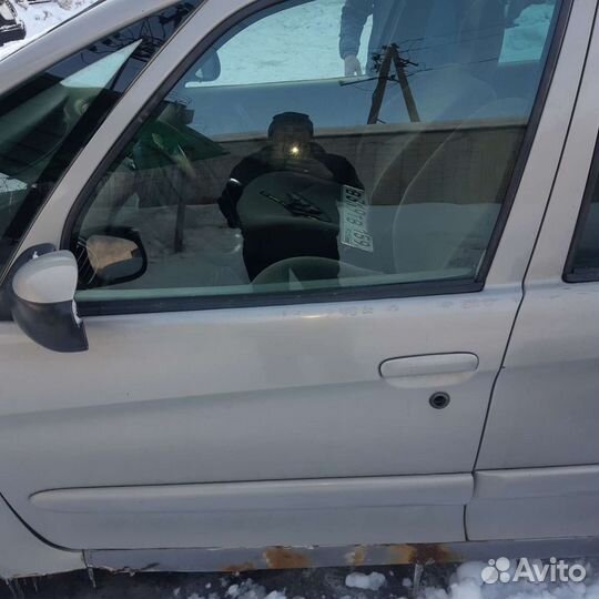 Стекло Citroen Xsara picasso