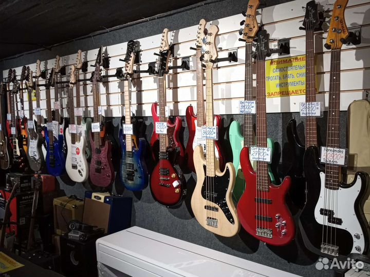 Электрогитары, бас-гитары, комбики