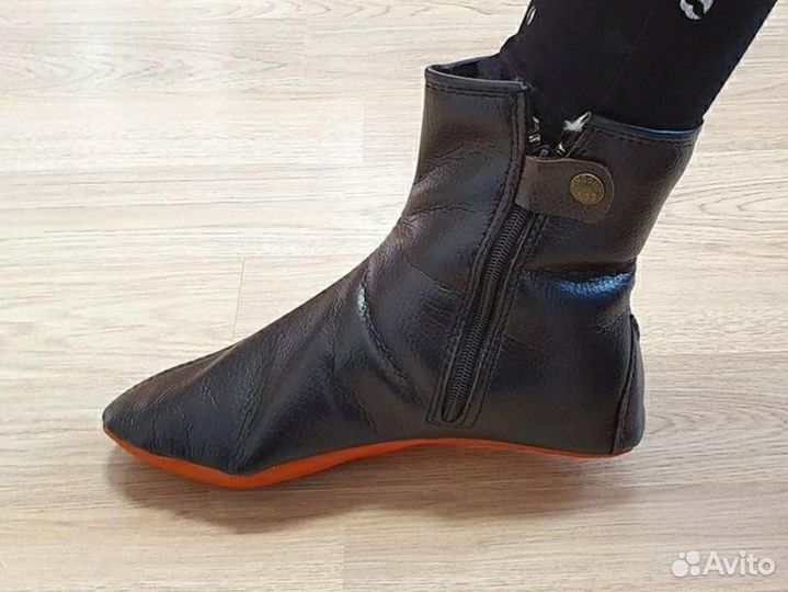 Махси, Хуфайни, Кожаные носки