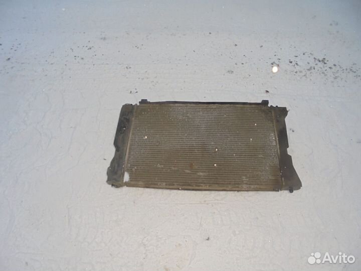 Радиатор осносной + вентиляторы Toyota Avensis 2