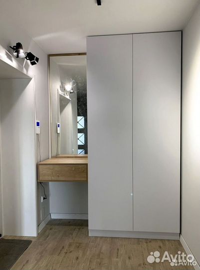 Шкафы в прихожую на заказ от производителя