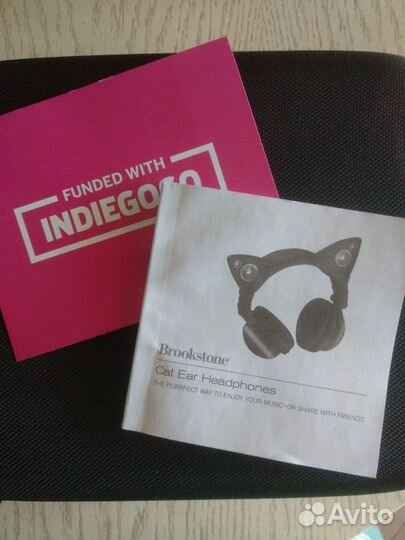 Наушники Brookstone Cat Ear