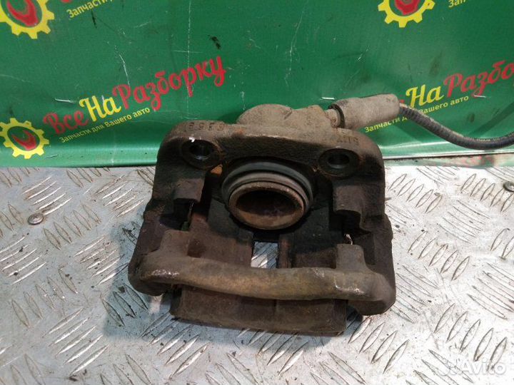 Суппорт передний правый Renault Symbol седан 1.4Л