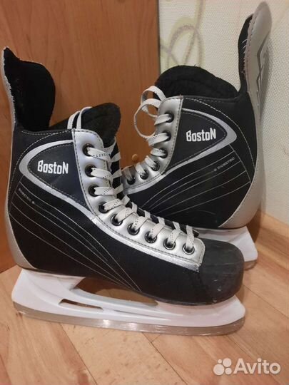 Коньки хоккейные