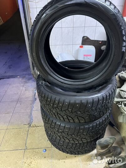Bridgestone Blizzak Spike-02 265/50 R20 45T
