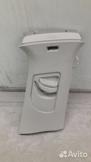 Обшивка центральной стойки - Volkswagen Jetta 6