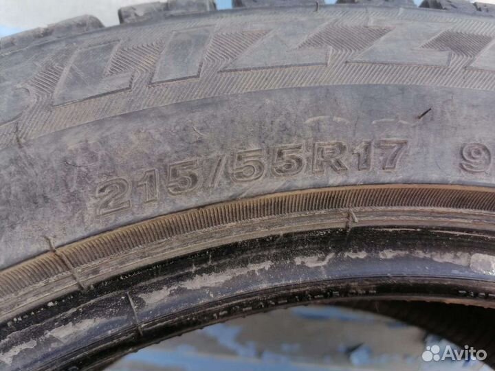 Bridgestone Blizzak Revo GZ 215/55 R17 94S