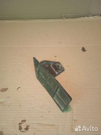 Малый задний брызговик левый Тойота Королла 150