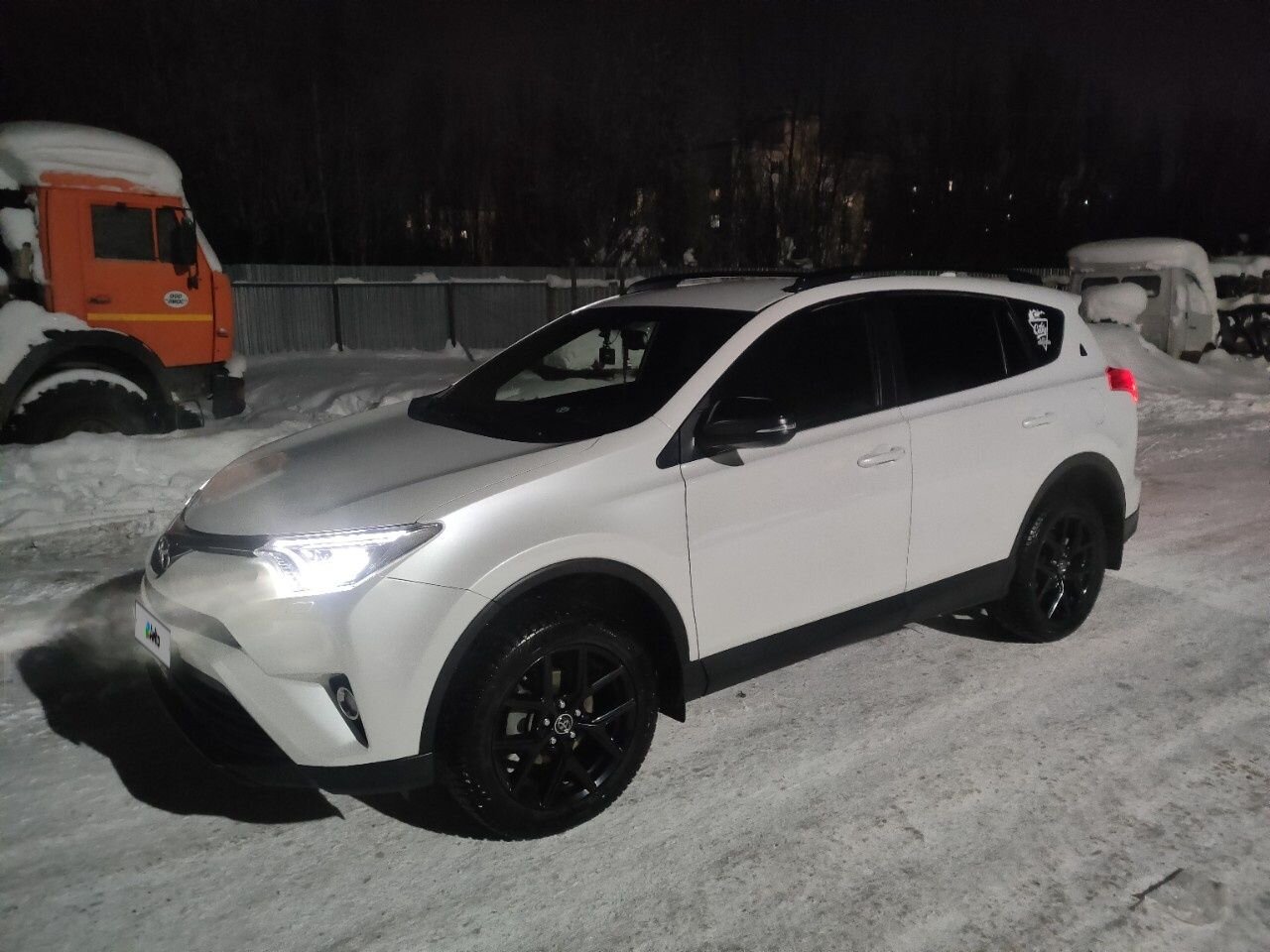 Toyota RAV4: фото владельца