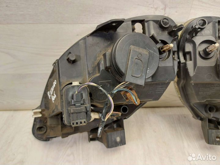 Фары Renault Kangoo 2003-2008 Комплект