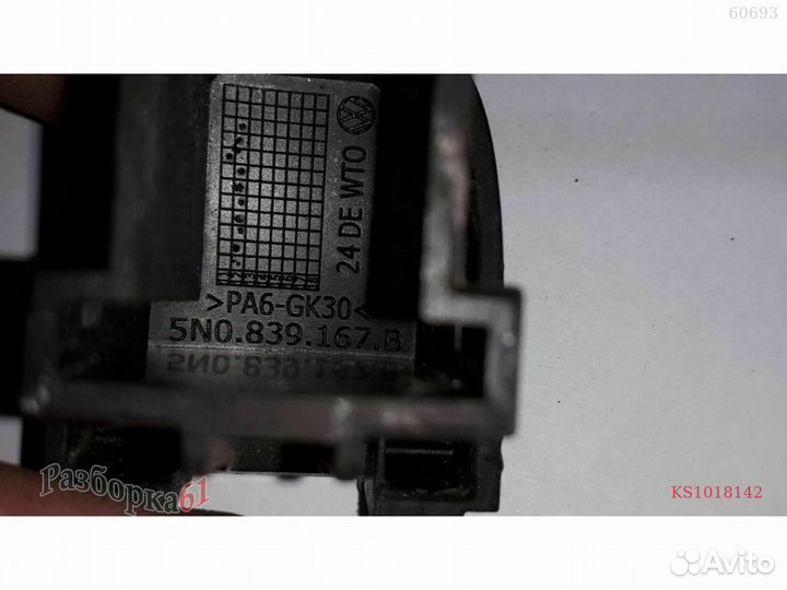 Заглушка личинки двери skoda fabia RS