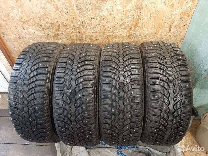 Bridgestone Blizzak Spike-01 205/55 R16