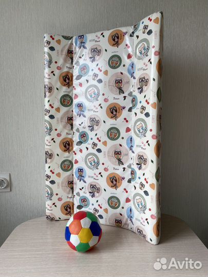 Пеленальная доска на кроватку