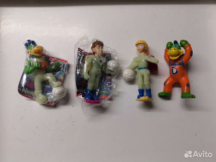 Игрушки из киндера набором