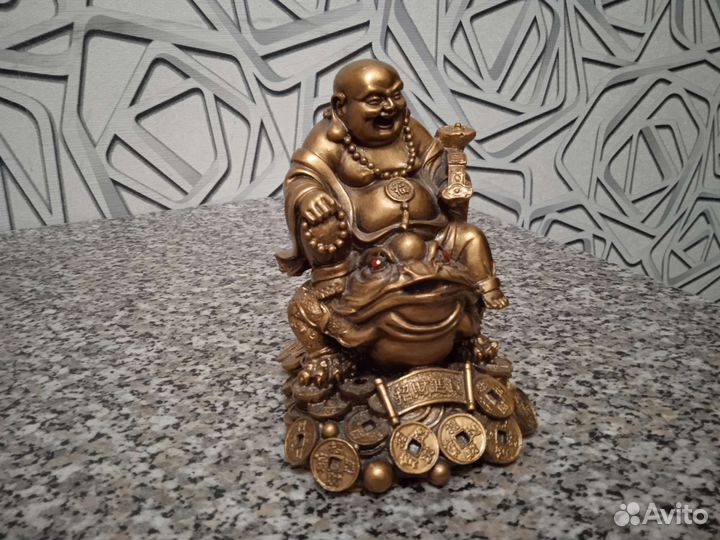 Статуэтка Будды на денежной лягушке