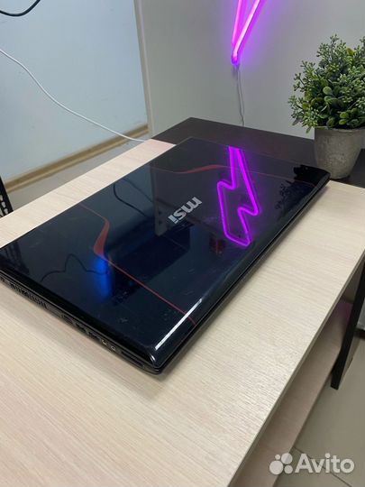 Игровой 17 дюймов GTX 1050/Core i7/IPS/12 озу