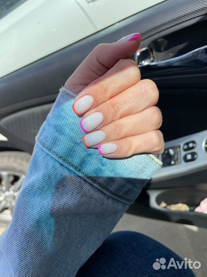 Модель на маникюр