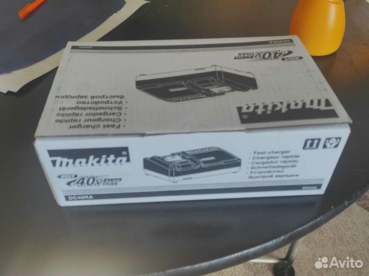 Зарядное устройство Makita