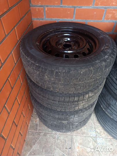 Hankook Winter I'Cept IZ2 215/65 R16