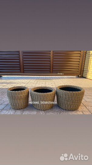 Кашпо из искусственного ротанга