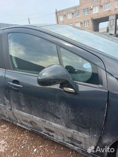 Дверь передняя правая Peugeot 308