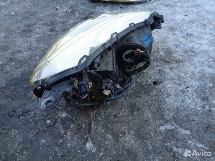 Фара левая Toyota Aqua NHP10 2012