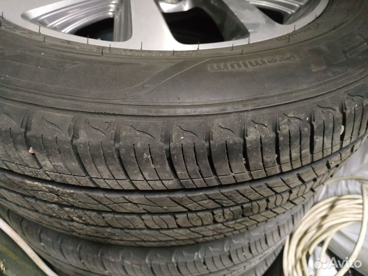 Колеса r17 + литые диски kumho crugen premium kl33